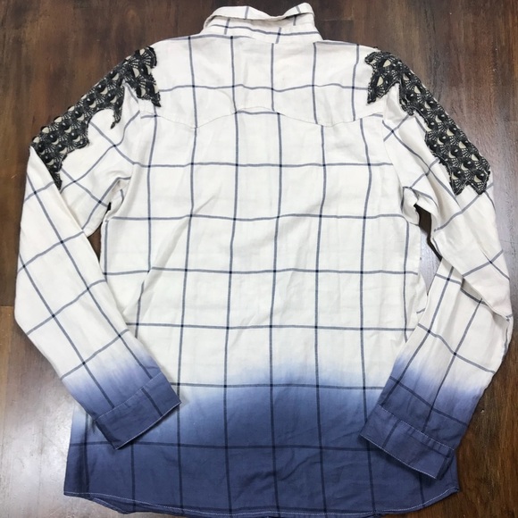 Gimmicks by BKE Window Pane Snap Front Shirt - Picture 6 of 7